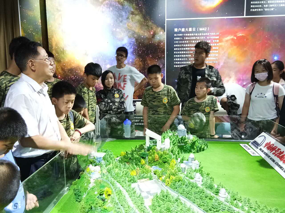 展廳授課.jpg